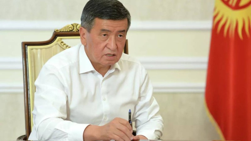 Қырғызстанда Сооронбай Жээнбековті экс-президент мәртебесінен айыру ұсынылды.