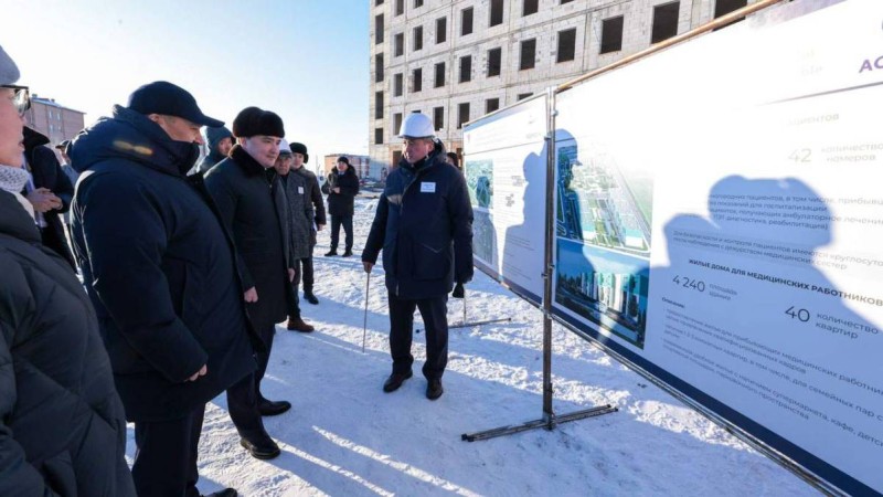 Олжас Бектенов Қосшының бас жоспарымен және көпсалалы жаңа аурухананың құрылысымен танысты.