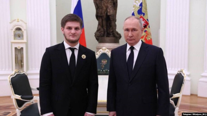 Рамзан Қазыров  ұлын министр етіп тағайындады.