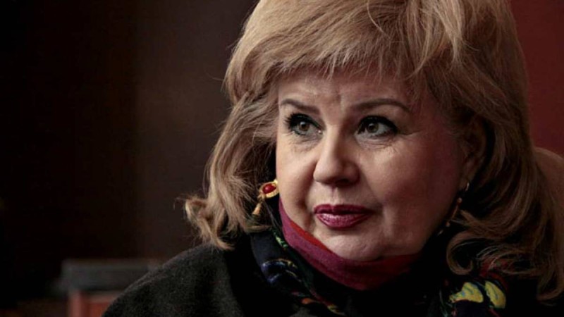 Құқыққорғаушылар адам құқықтары күнін тергеу абақтысының алдында өткізіп жатыр.