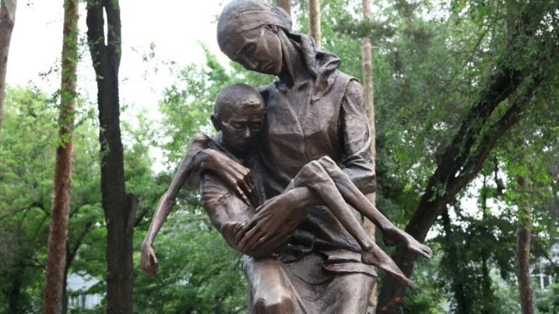 Сара Кэмерон: АҚШ конгресі Қазақстандағы ашаршылық туралы заңды құжат қабылдауға тиіс.