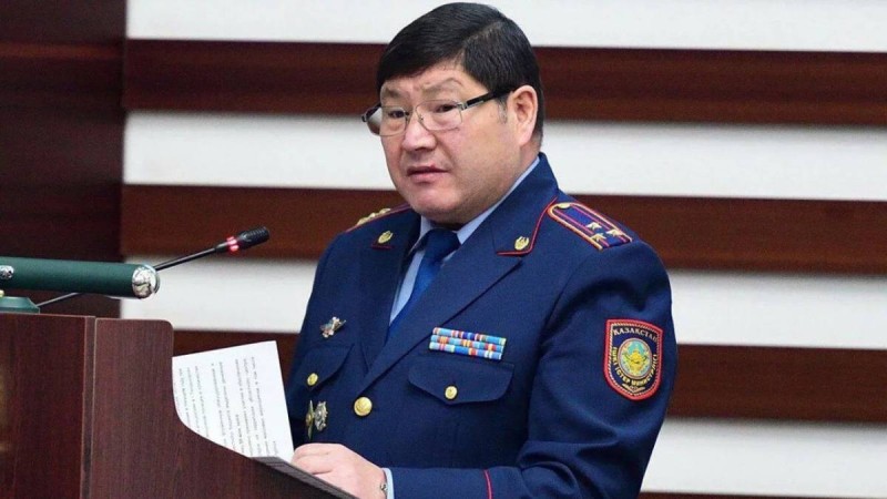 Қызды зорлаған полиция басшысы жәбірленушіге 40 млн пара бермек болған.