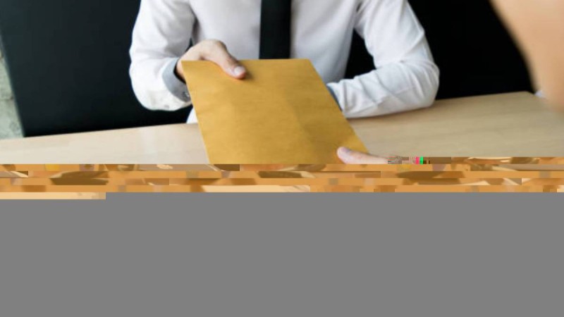 Параны уәде ету мен ұсыну қылмыстық құқық бұзушылыққа жатқызылады.