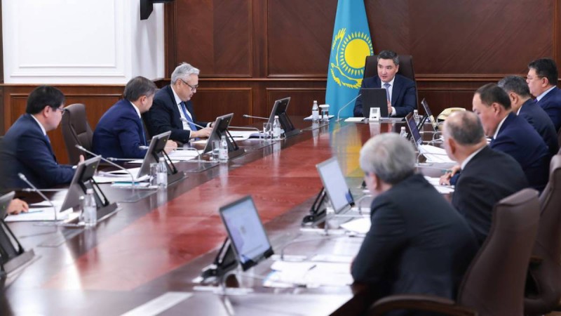Олжас Бектенов Су кеңесінің отырысын өткізді.