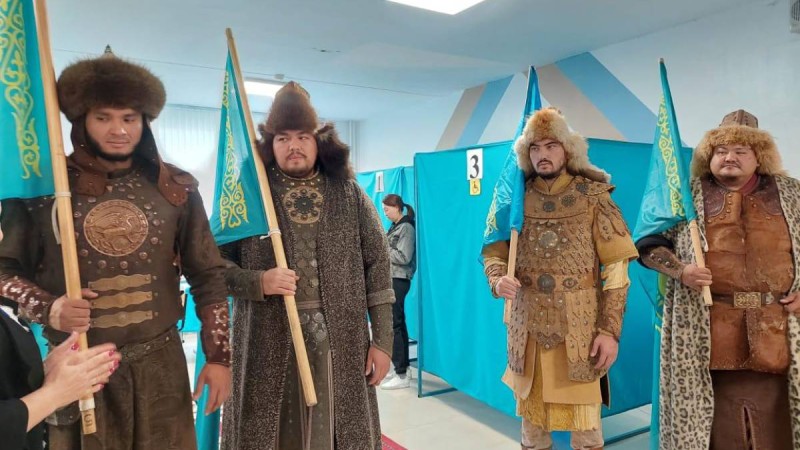 Ұлы дала рухында: батырлар референдумда дауыс берді.