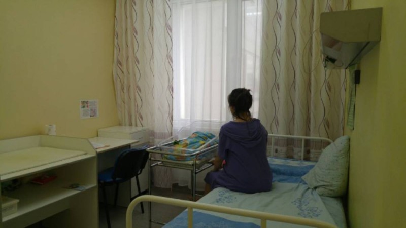 Тараздағы перзентханалардың бірінде жүкті әйел асылып қалған.