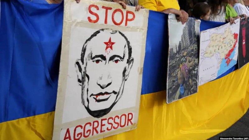 Алматы тұрғыны Путиннің Астанаға сапарын сынап, митингіге үндегені үшін ұсталды.