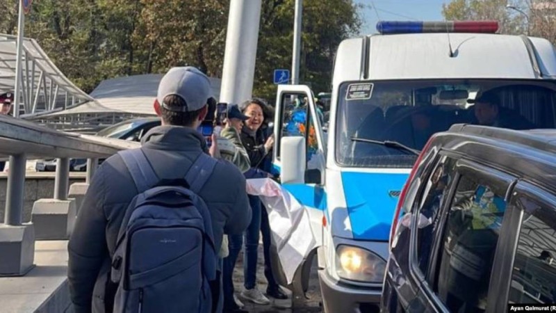 Путиннің сапарына қарсылық білдірмек болғандарды полиция ұстап әкетті.