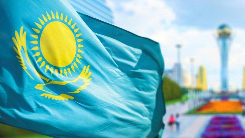 Тұңғыш президент күні алынып тасталды.