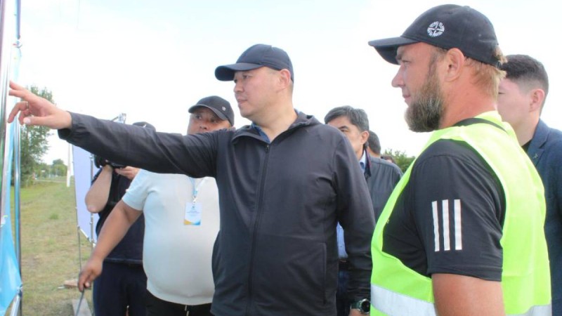 МИНИСТР ВОЗНЕСЕНКА АУЫЛЫНА ҚҰРЫЛЫС БАРЫСЫН ТЕКСЕРУГЕ КЕЛДІ.
