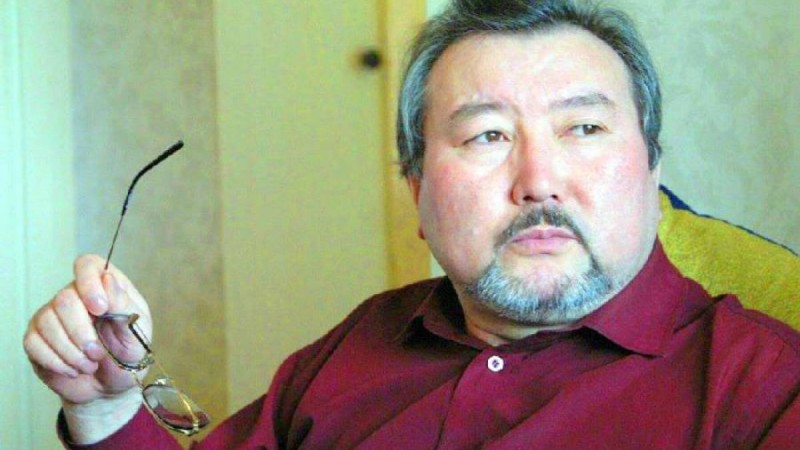 Нұр-сұлтан атауын қолдаған ақын ақталып жатыр.