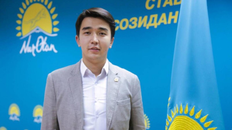 Болар іс – болды. Тұңғыш президент күнін алып тастауды жақтап дауыс бердім – Мәди Ахметов.