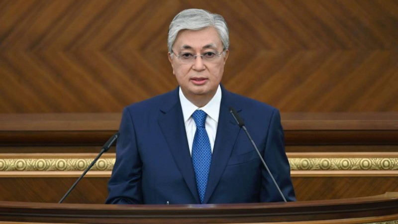 Тоқаев: Біз популистердің жетегінде кетпей, қазақша-орысша жақсы білетін балаларды тәрбиелеуіміз керек.