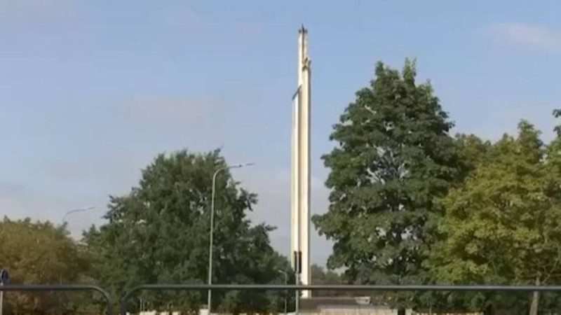 Ригада Совет Армиясына арнап қойылған ескерткіш құлатылды.