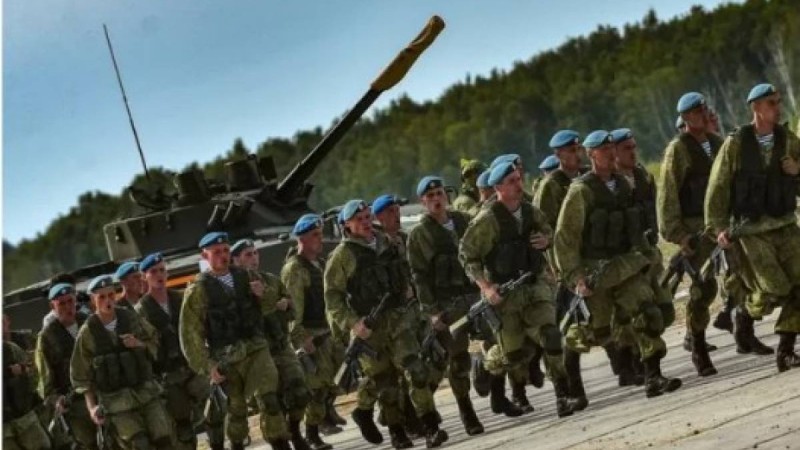 Ресей Донбастағы әскері мен техникасын Украинаның оңтүстігіне көшіре бастады.