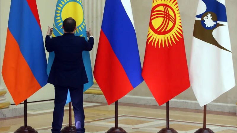 Қазақстанда қант тапшылығы: «Ресейдің лоббиіне қарсы тұру үшін мінез керек».