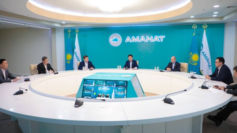 «АМАNАТ» партиясы референдумды қолдап, мәлімдеме жасады.