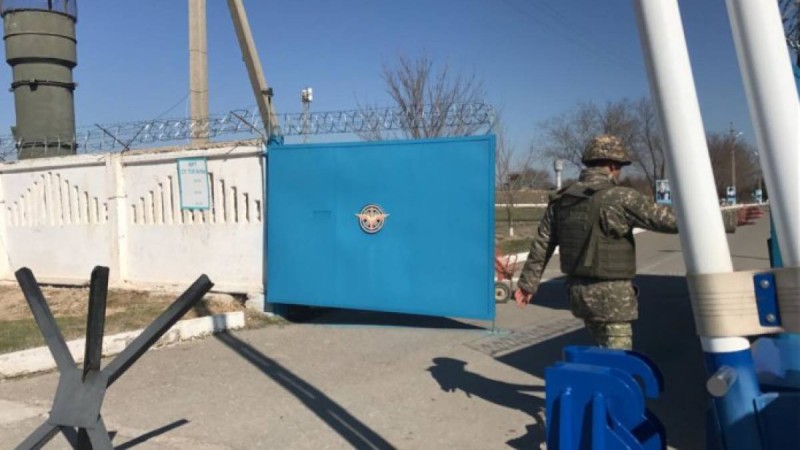 Шымкентте солдат қару алып, әскери бөлімшеден қашып кеткен.