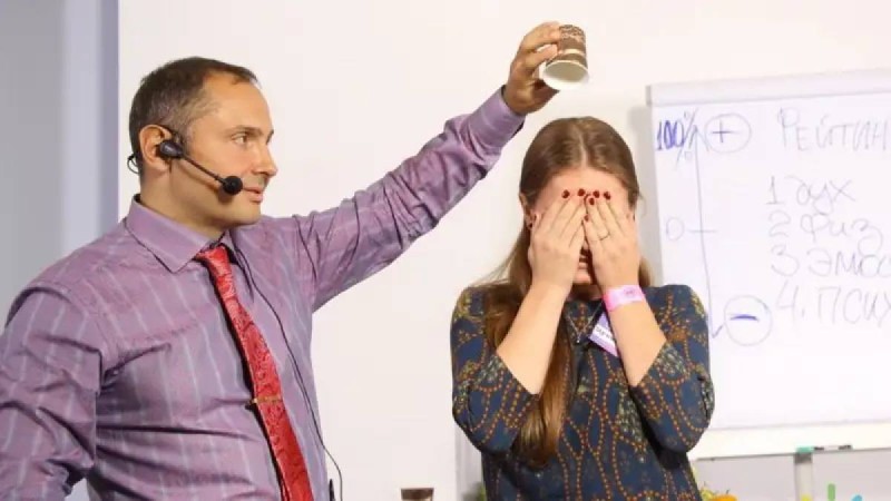 Ресейлік тренер қазақ қыздарын нәзік болуға үйретпек.