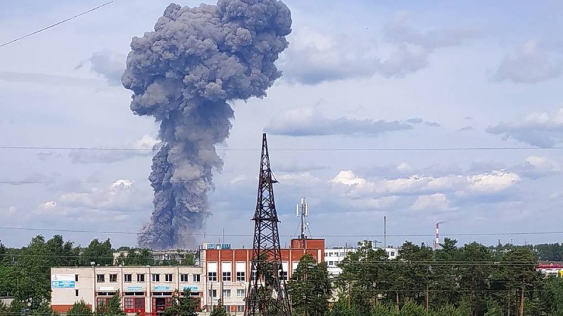 Ресейде зауытта болған жарылыстан 200 үйге зақым келген.