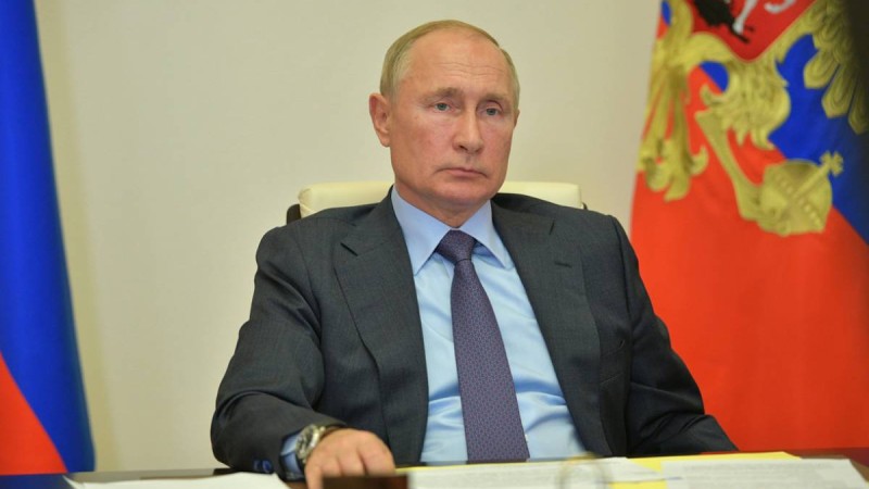 Ресей Донбастағы сепаратистік республикалардың тәуелсіздігін мойындап, әскер кіргізуге бұйрық берді.