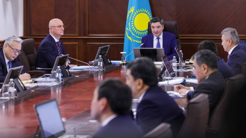 Олжас Бектенов өңірлерде көктемгі су тасқынына қатысты шаралар орындалмай жатқанын айтты.