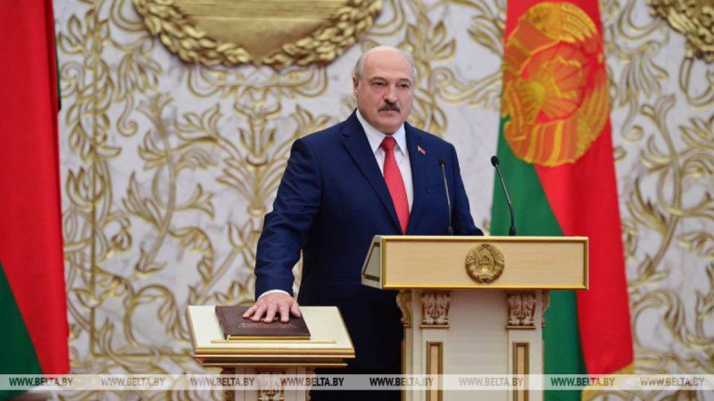 Лукашенко: Белоруссияда түрлі түсті революцияның жолы болмады.