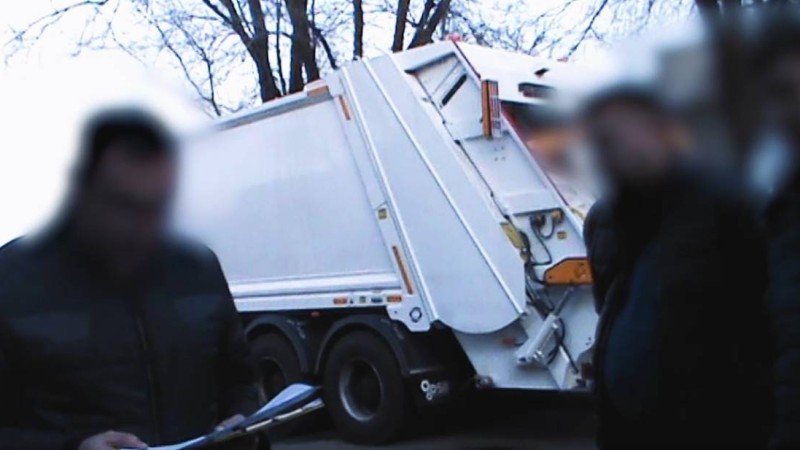Алматы коммуналдық кәсіпорнының басшысы пара алды деген күдікке ілінді.