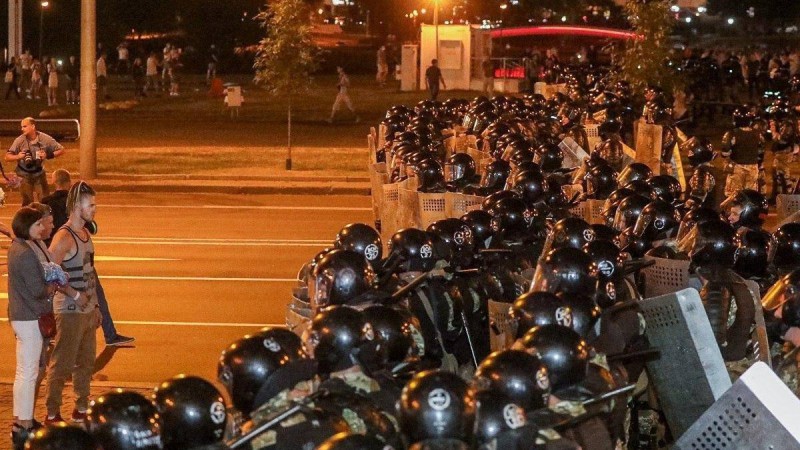 Белорусьте 5 мың адам ұсталып, 200 адам ауруханаға түскен.