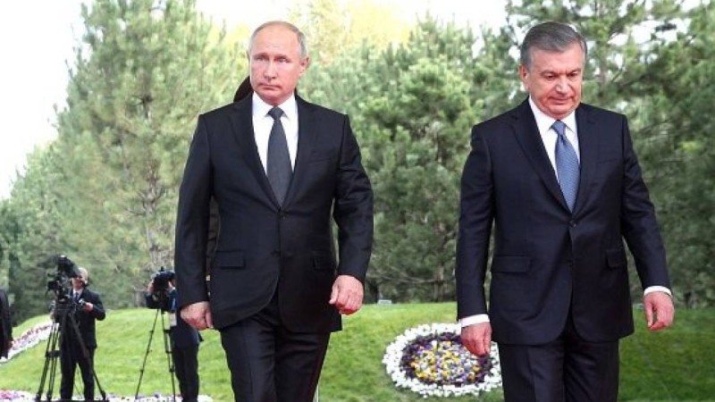 Ресей Өзбекстанды еуразиялық одаққа кіргізу үшін қысым жасап жатыр.