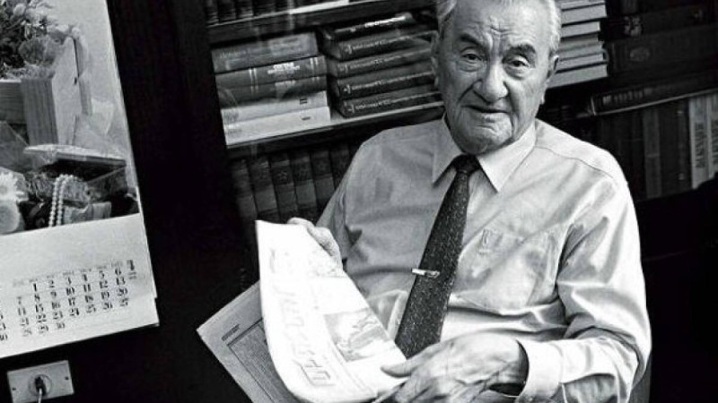 Ғасыр данасы.