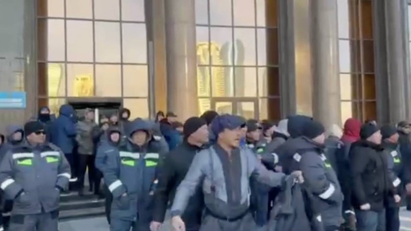 Жаңаөзендегі азаматтарды арандатпай, бейбіт келісімге келуге шақырамын.