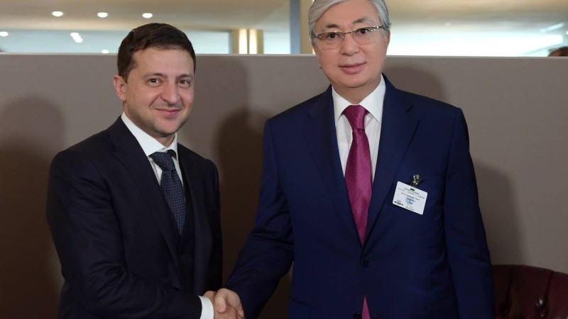 Тоқаев пен Зеленский бірін-бірі құттықтады.