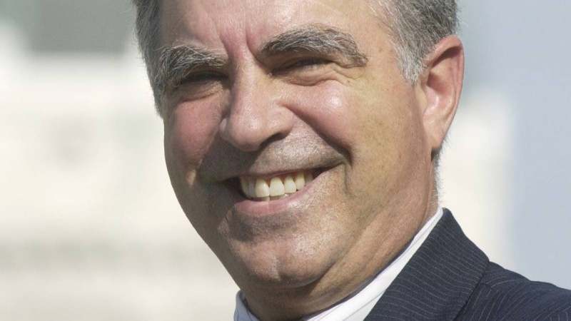 Мемлекеттік қызметшілерді ынталандыру теориясының негізін қалаушы АЭФ платформасында сөз сөйлейді.