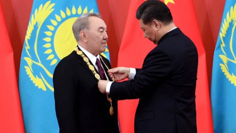 Қытай Назарбаевқа «Достық» орденін берді.