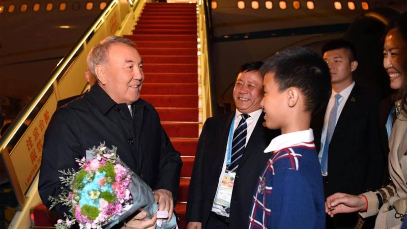 Қазақстанның бірінші президенті Қытайға барды (видео).