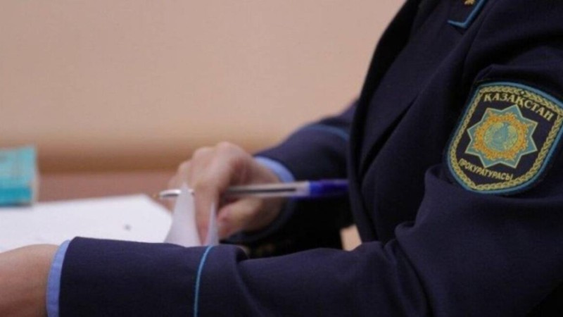 Прокурорға пара ұсынған казино қызметкері ұсталды.