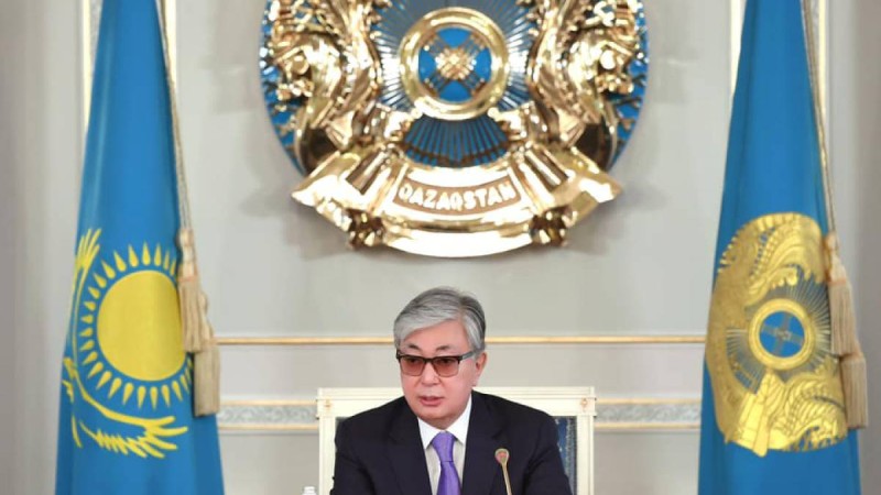 Тоқаев: Менің ұстанымым, бірінші қазақ және орыс тілі болуға тиіс.