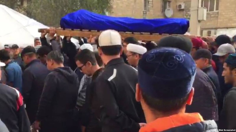 Жаңаөзен оқиғасының белсендісі Мақсат Досмағамбетовті жерледі.