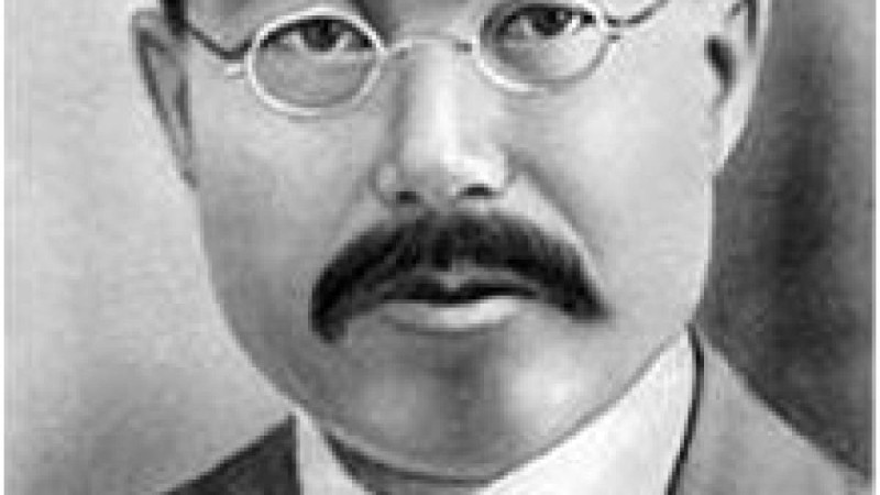 Халел Досмұхамедов. Өз тілін білмей тұрып, жат тілге еліктей беруі зор қате.