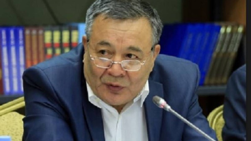 Қазақ тілінің жолын байлап отырған — өзіміздің орыстанып кеткен қазақтар.