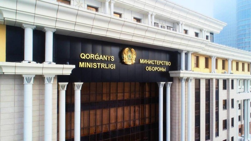 Қорғаныс министрлігі әскерде қысым көрдім деген қыздың сөзін теріске шығарды.