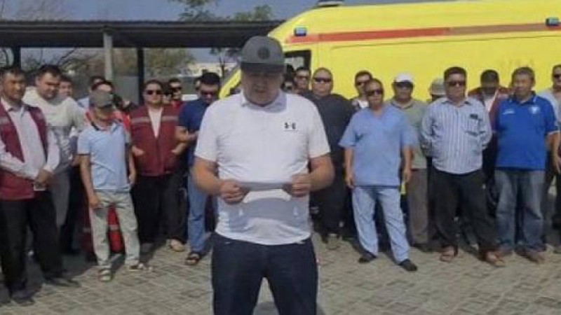 «Жалақы көтермесеңдер жұмысқа шықпаймыз». Жаңаөзен халқы тағы наразылық танытты.