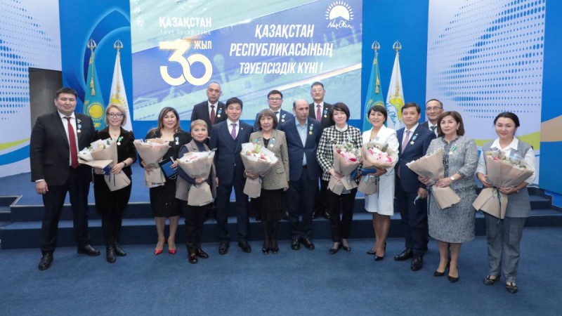 Nur Otan ардагерлері мен белсенділері мемлекеттік және партиялық наградалармен марапатталды.