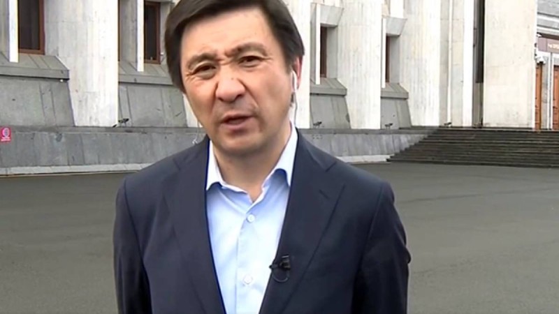 Қожағапанов: Келіншектер кешірсін, сарымсақ, пияз және С витаминін жеп жүрмін.