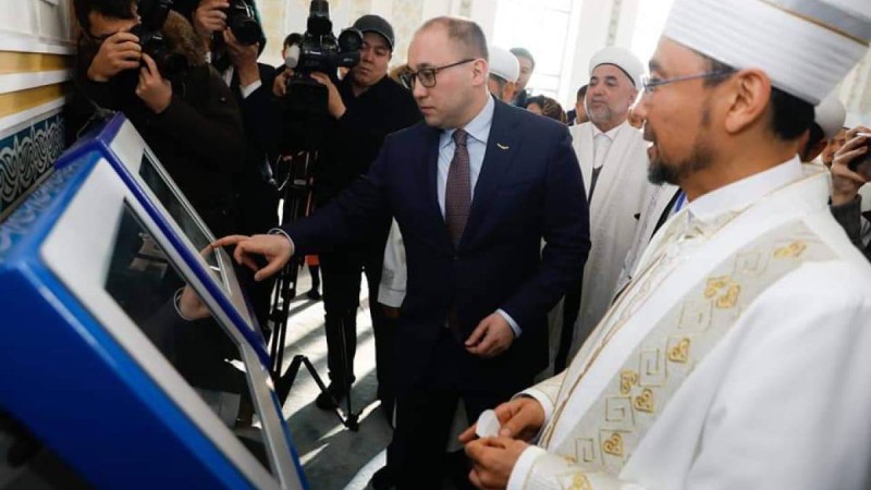 Астанада садақа салатын терминал іске қосылды.