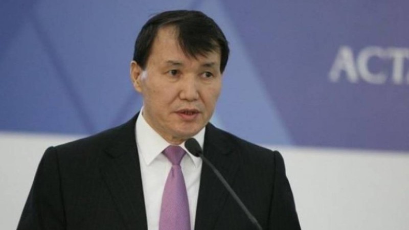 Шпекбаев заңсыз байыған шенеуніктерді жазалауды ұсынды.