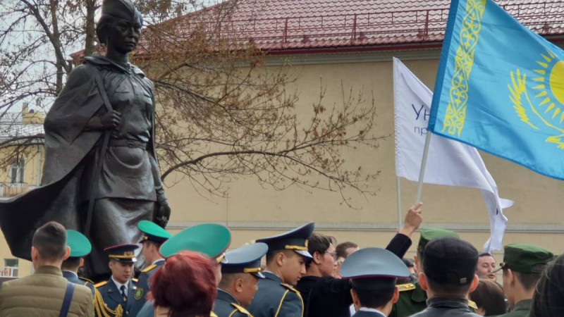 Ресейде Әлия Молдағұловаға ескерткіші тұрғызылды.