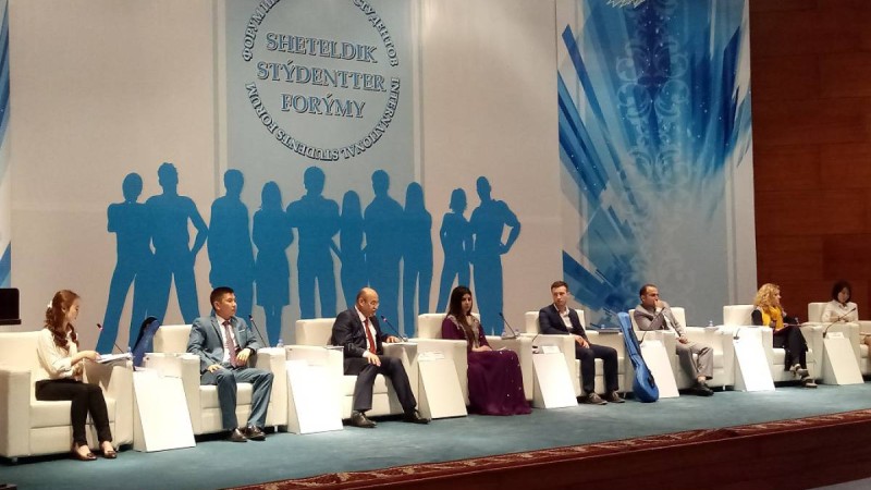 «Рухани жаңғыру» бағдарламасын іске асыруға шет елдік студенттер белсене қатысуда.