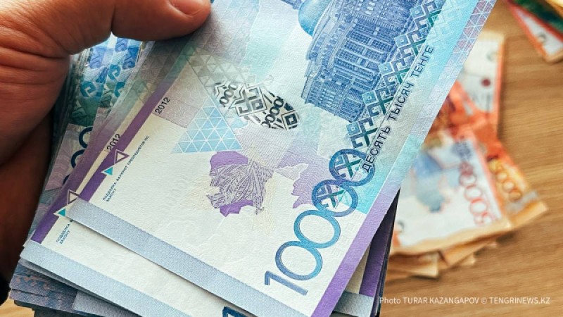 Алматыда білім бөлімінің басшысы 12 миллион теңге пара алмақ болған.
